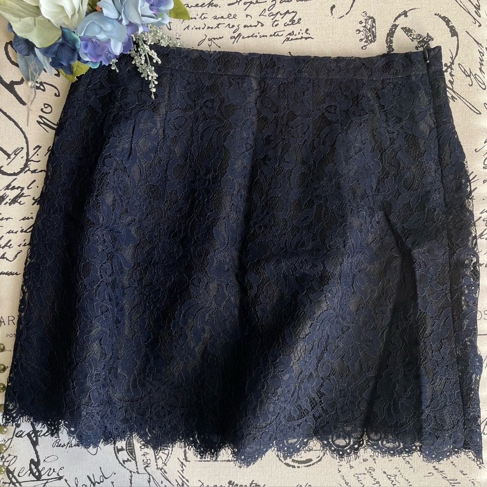 J. Crew Leavers Scalloped Hem A-Line Lace Mini Skirt in Navy & Black Size 10 - Picture 5 of 5